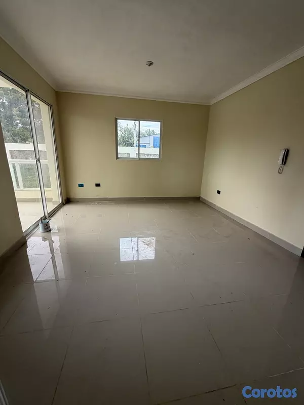 apartamentos - venta de apartamento primer piso con patio en la autopista de san isidro  9