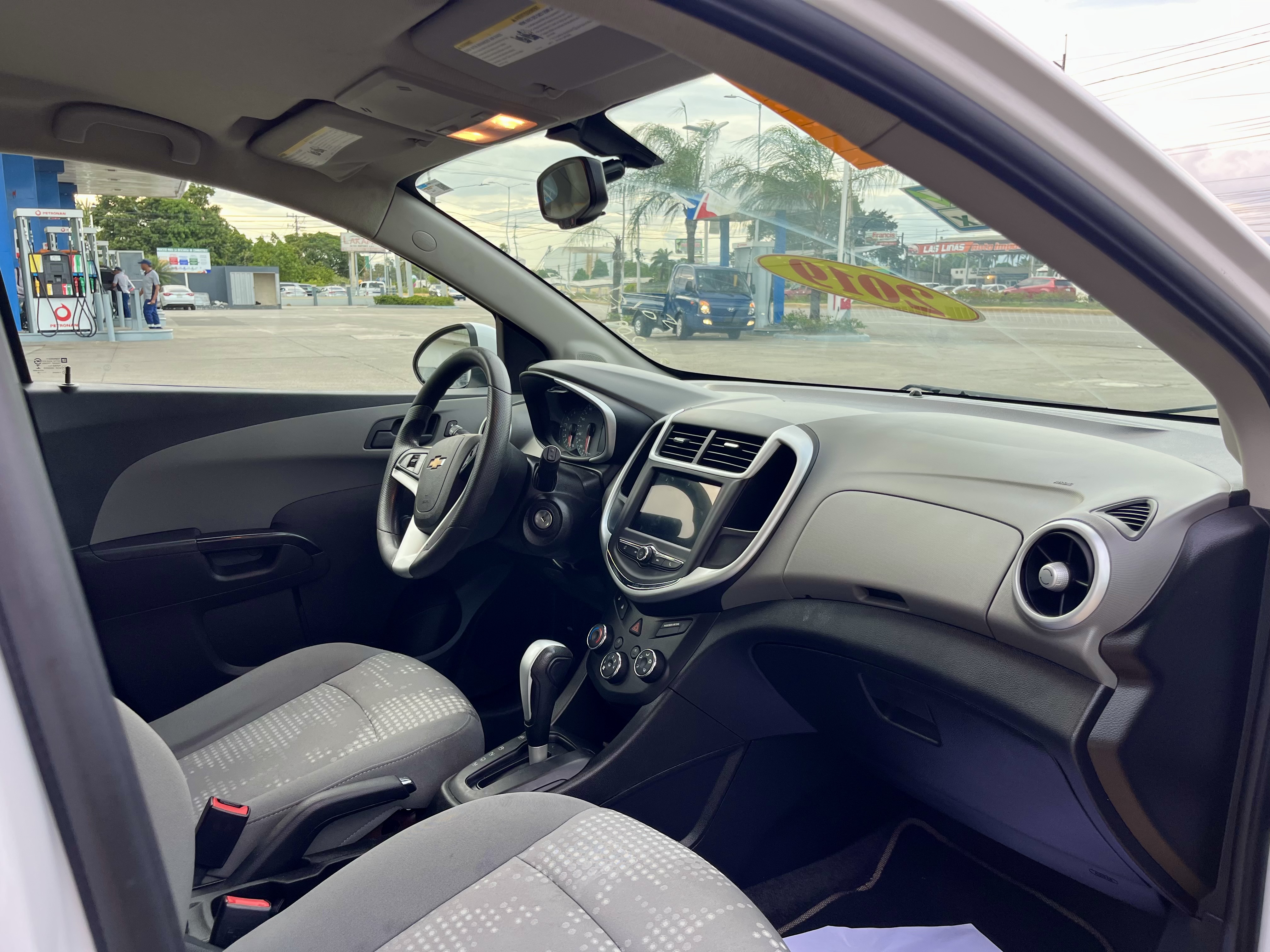carros - Chevrolet Sonic 2019 LS  Versión americana 6