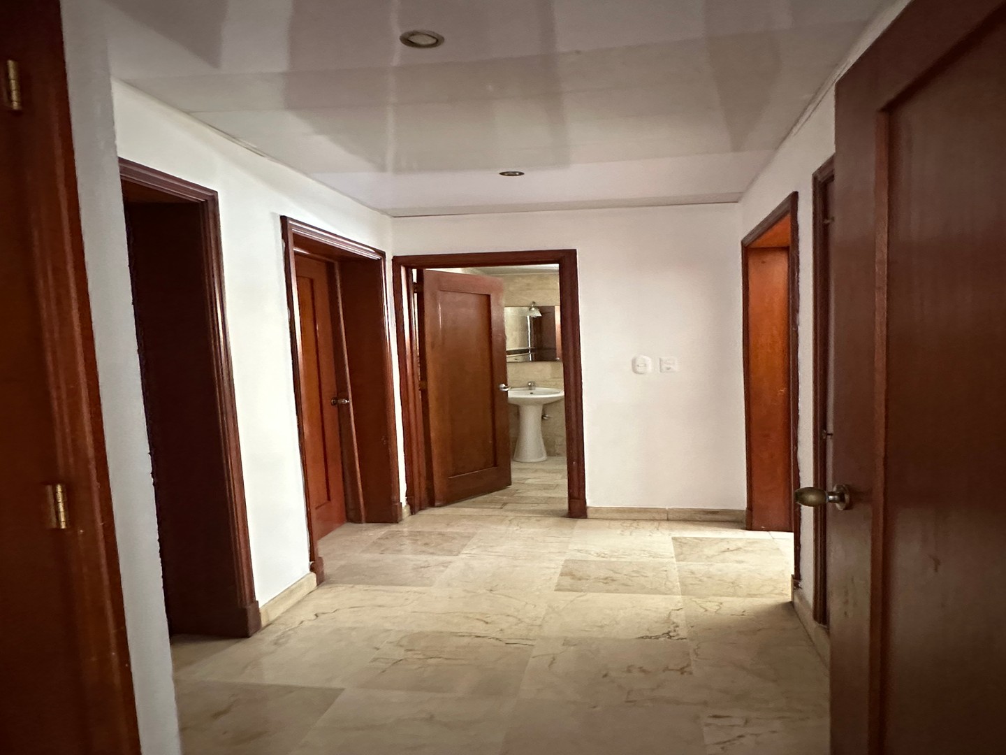apartamentos - ARROYO HONDO VIEJO A un paso de Supermercados y Plazas
195 mt2 
US$220,000 6