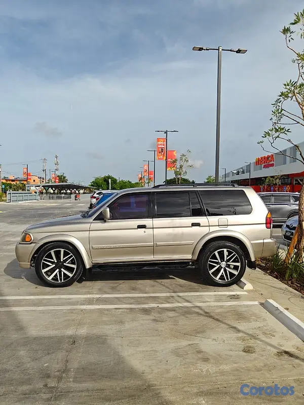 jeepetas y camionetas - MITSUBISHI MONTERO 2002 SUPER CLEAN  3