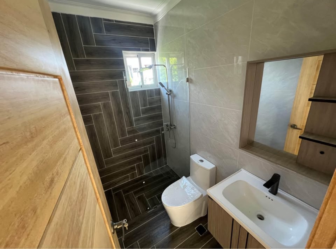casas - HERMOSA Y MODERNA CASA STO DGO ESTE Av ECOLÓGICA  7
