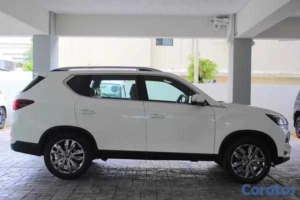 jeepetas y camionetas - KGM Rexton URBAN PLUS  2