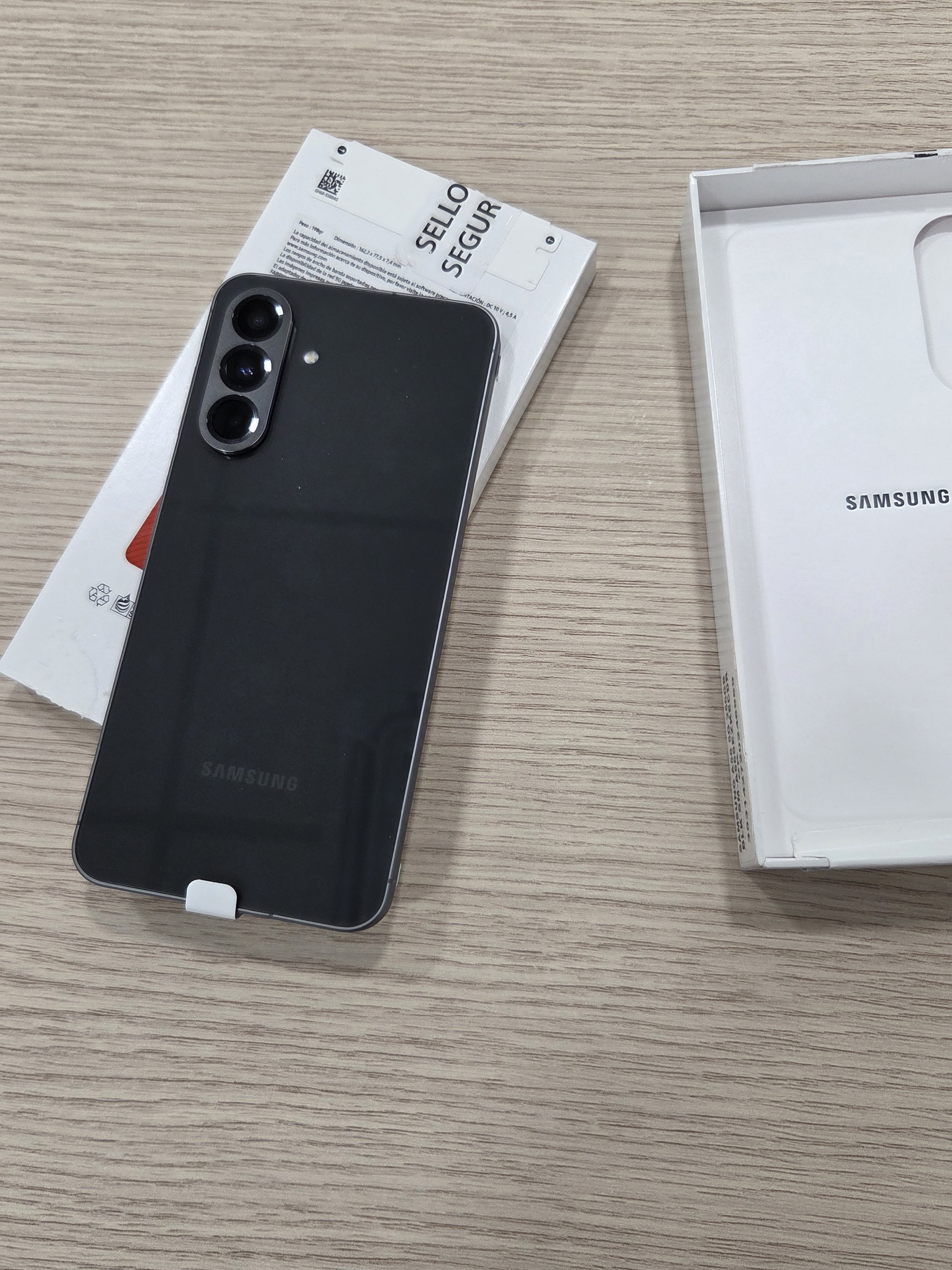 celulares y tabletas - Celular Samsung A56 3