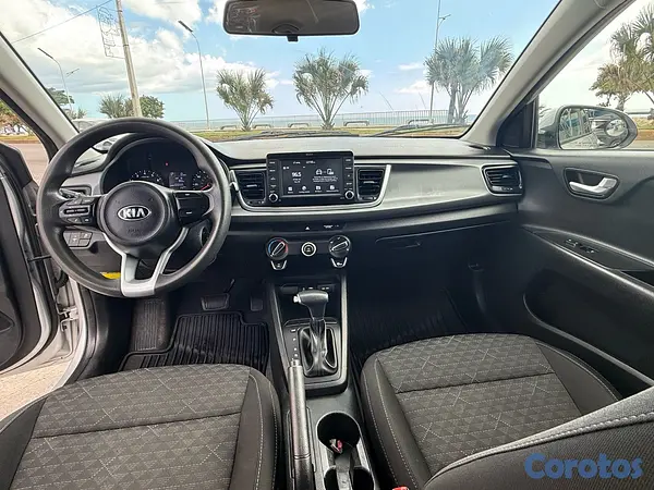 carros - Kia Rio LX 2020 8