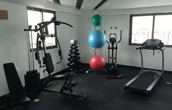 apartamentos - Apartamento en alquiler amueblado en Naco 8