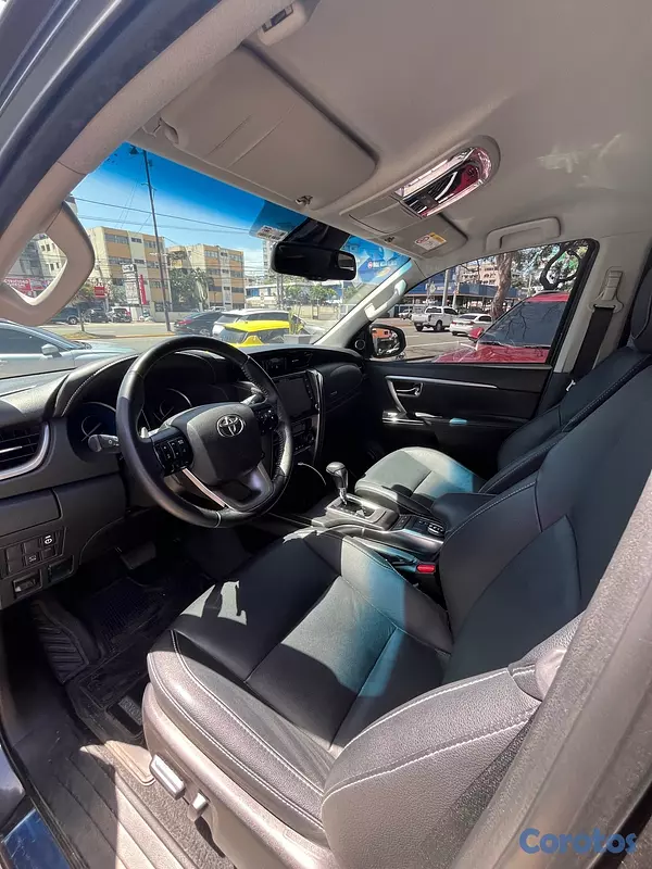 jeepetas y camionetas - Toyota Fortuner Diamond TSS 2023 4
