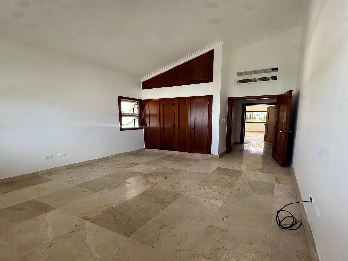 apartamentos - ARROYO HONDO VIEJO A un paso de Supermercados y Plazas
195 mt2 
US$220,000 7
