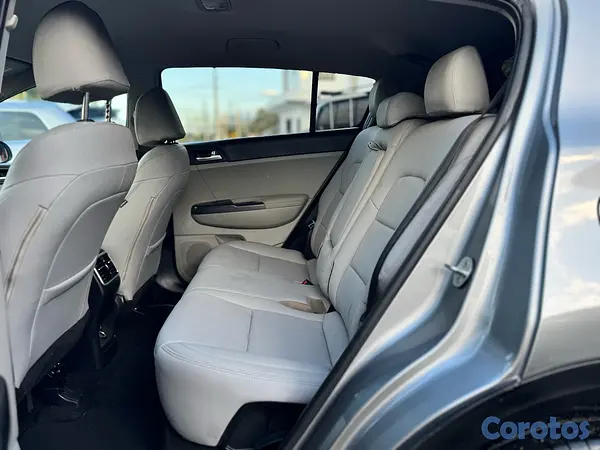 jeepetas y camionetas - KIA SPORTAGE 2022
 9