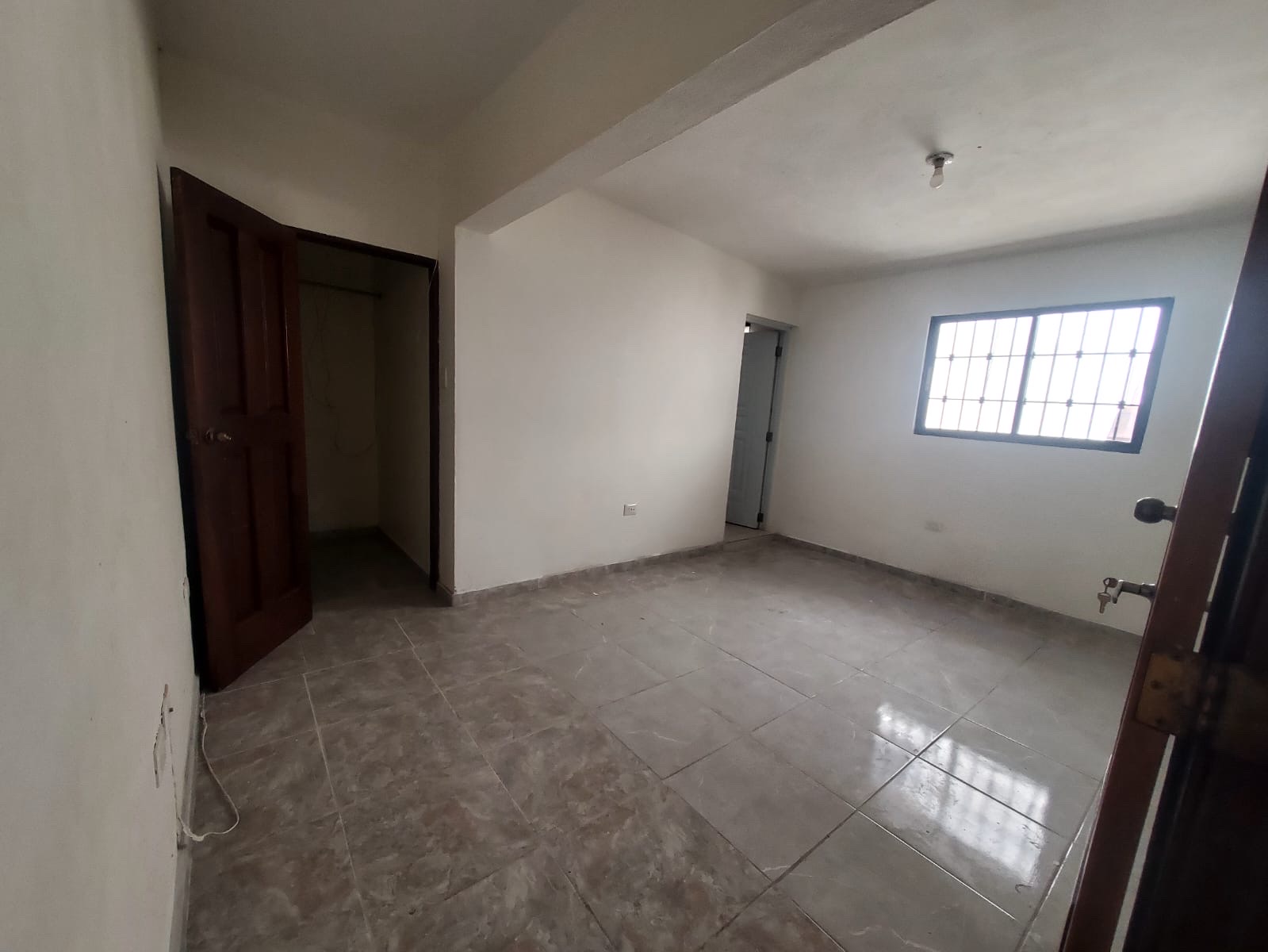 casas - CASA A LA VENTA EN LA URBANIZACIÓN ITALIA AUTOPISTA SAN ISIDRO STO DGO ESTE  7