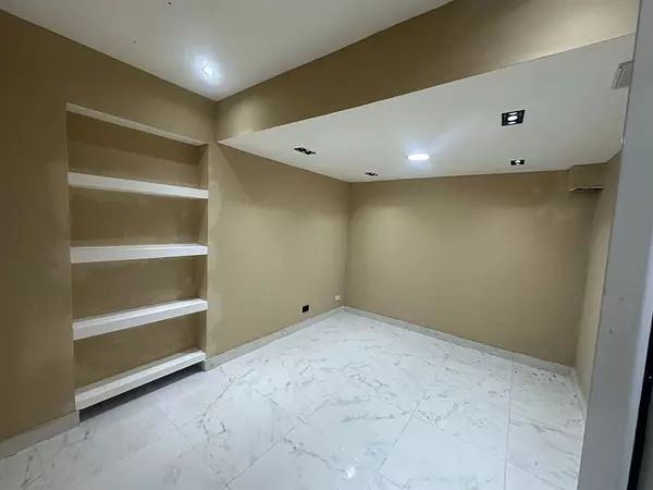 oficinas y locales comerciales - Local primer nivel Piantini 5