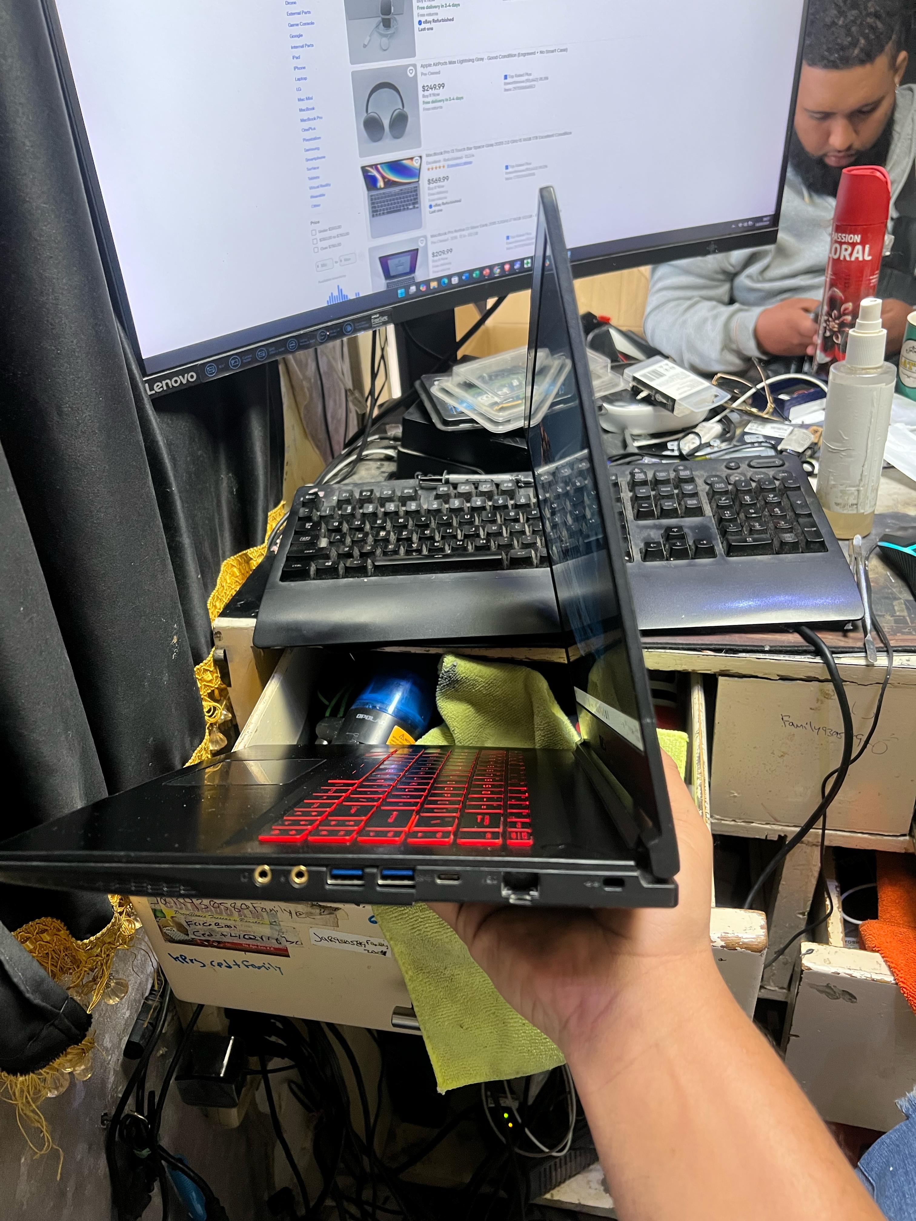 computadoras y laptops - LAPTOP GAMING MSI GF63 Thin 10SC  I5 10MA /GTX1650 3