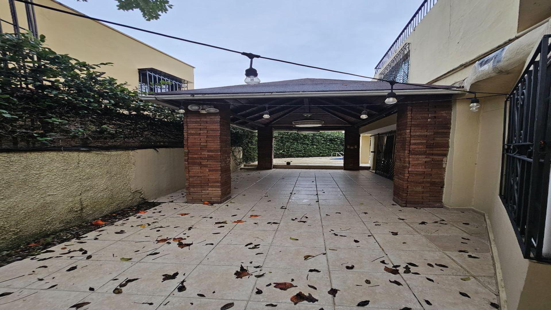 casas - ALQUILER DE CASA EN LA URBANIZACION FERNANDEZ 7