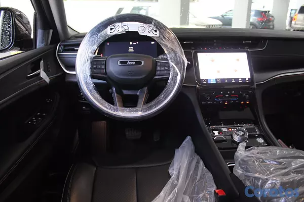 jeepetas y camionetas - Jeep Grand Cherokee Limited 4x4 2025 10
