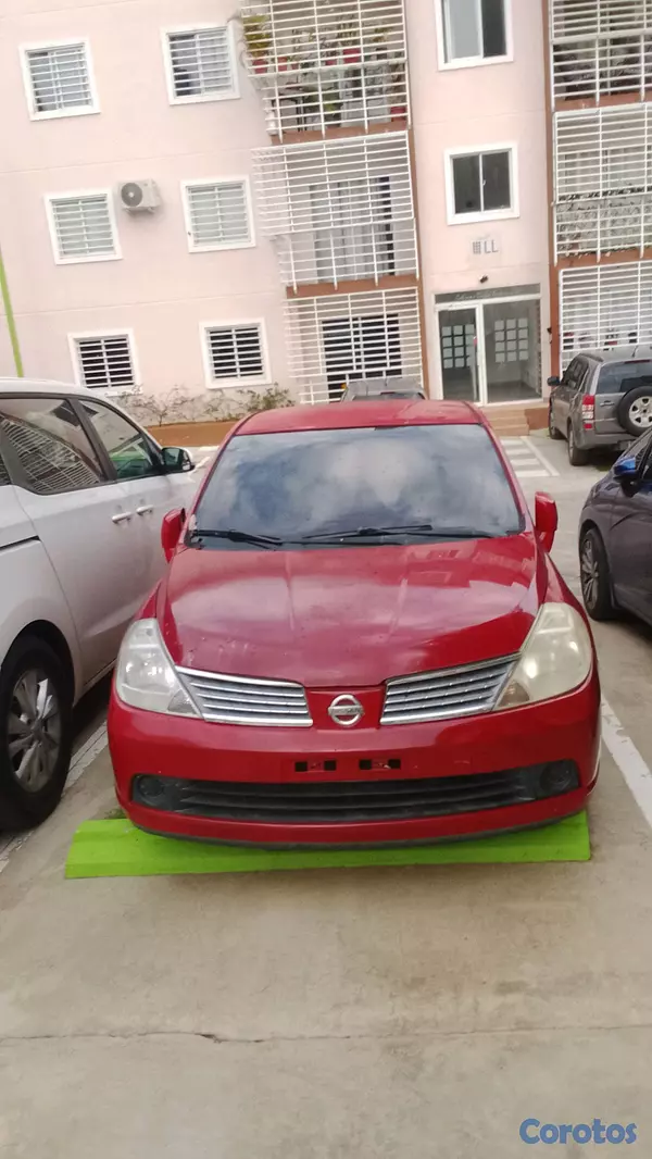 carros - Nissan saludo 2