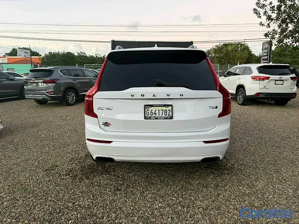 jeepetas y camionetas - volvo xc 90 2018 momentun 9