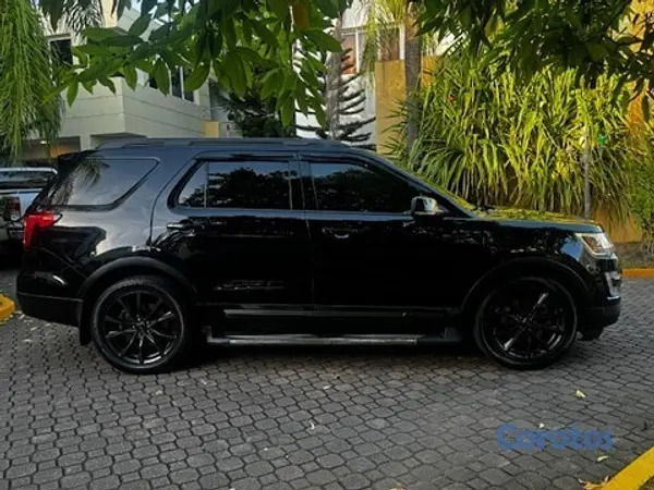 jeepetas y camionetas - Ford Explorer 2017 Sport Package 4