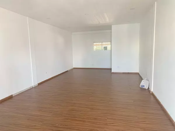 oficinas y locales comerciales - Local en el mirador  50 metros  4