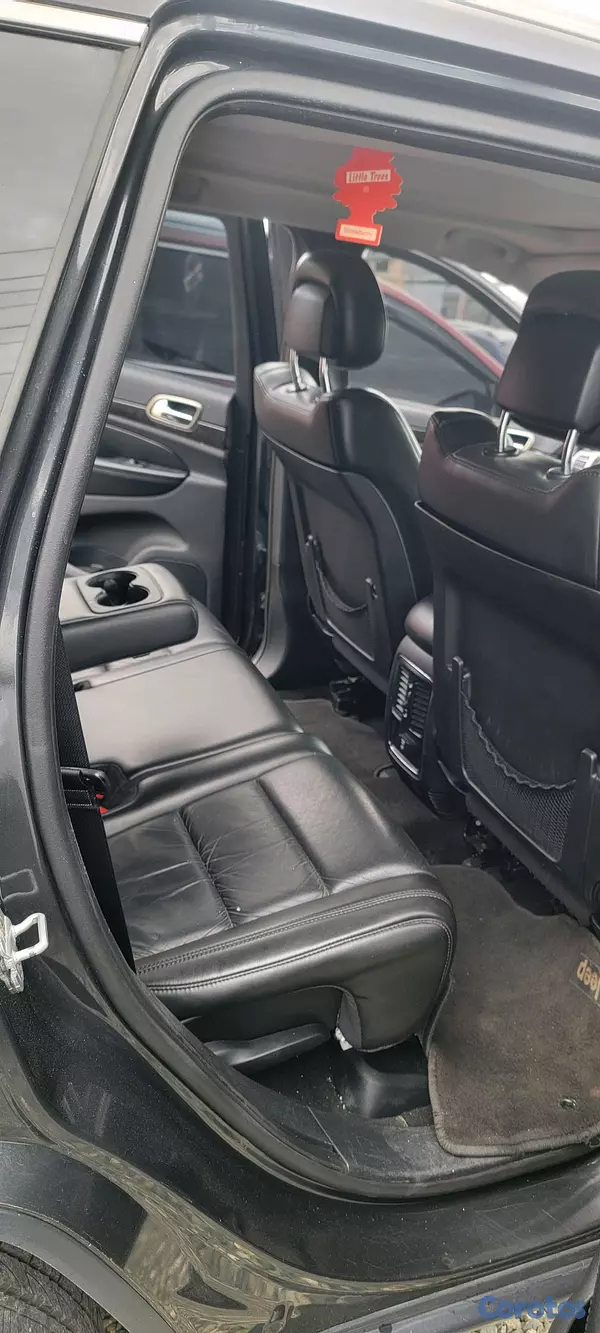 jeepetas y camionetas - JEEP GRAND CHEROKEE LAREDO 2011 7