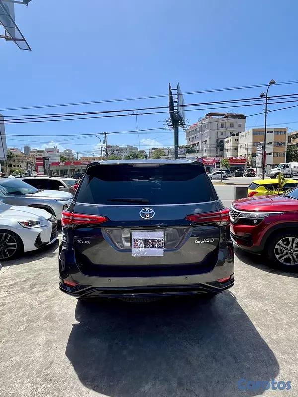 jeepetas y camionetas - Toyota Fortuner Diamond TSS 2023 6
