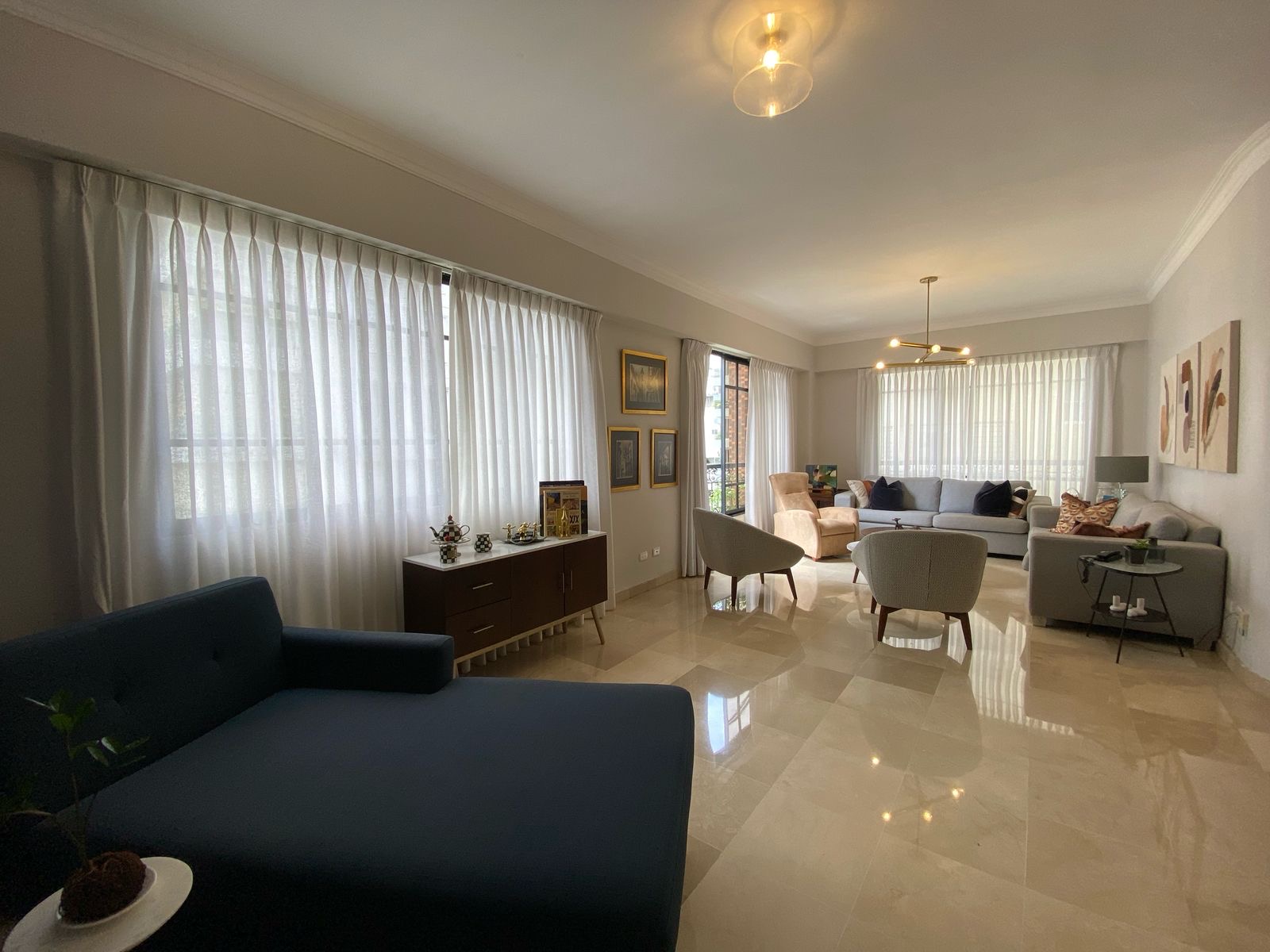 apartamentos - Vendo en Piantini 📍 US$369,000  En una calle tran 0