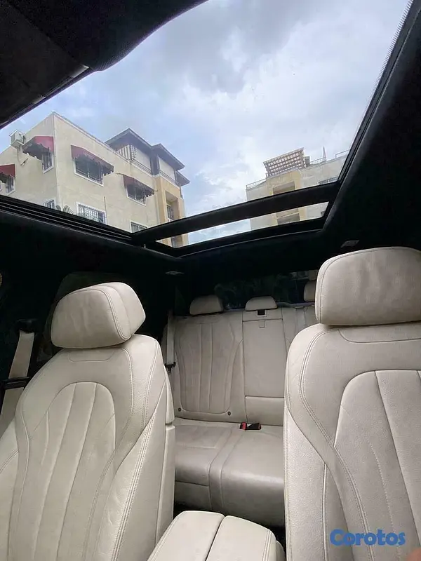 jeepetas y camionetas - 2017 bmw x5 xDrive35i  $23,300 como nueva 6
