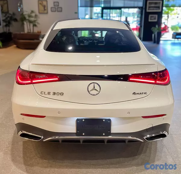 carros - Mercedes-Benz Clase CLE 300 4Matic Cabriolet 2026 3