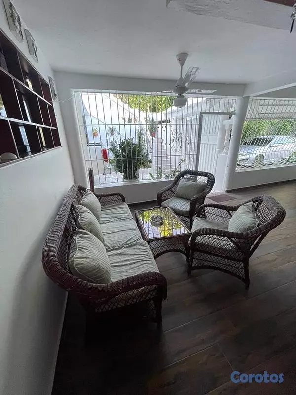 casas - Hermosa y amplia casa con precio de oportunidad ubicada en Alma Rosa 2. 8