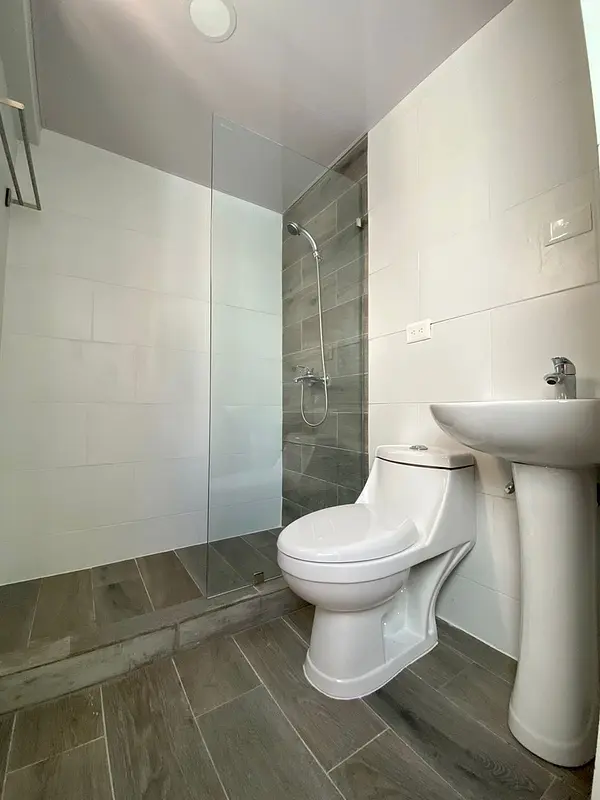 apartamentos - Se vende apartamento tipo PH en Av. Independencia  6