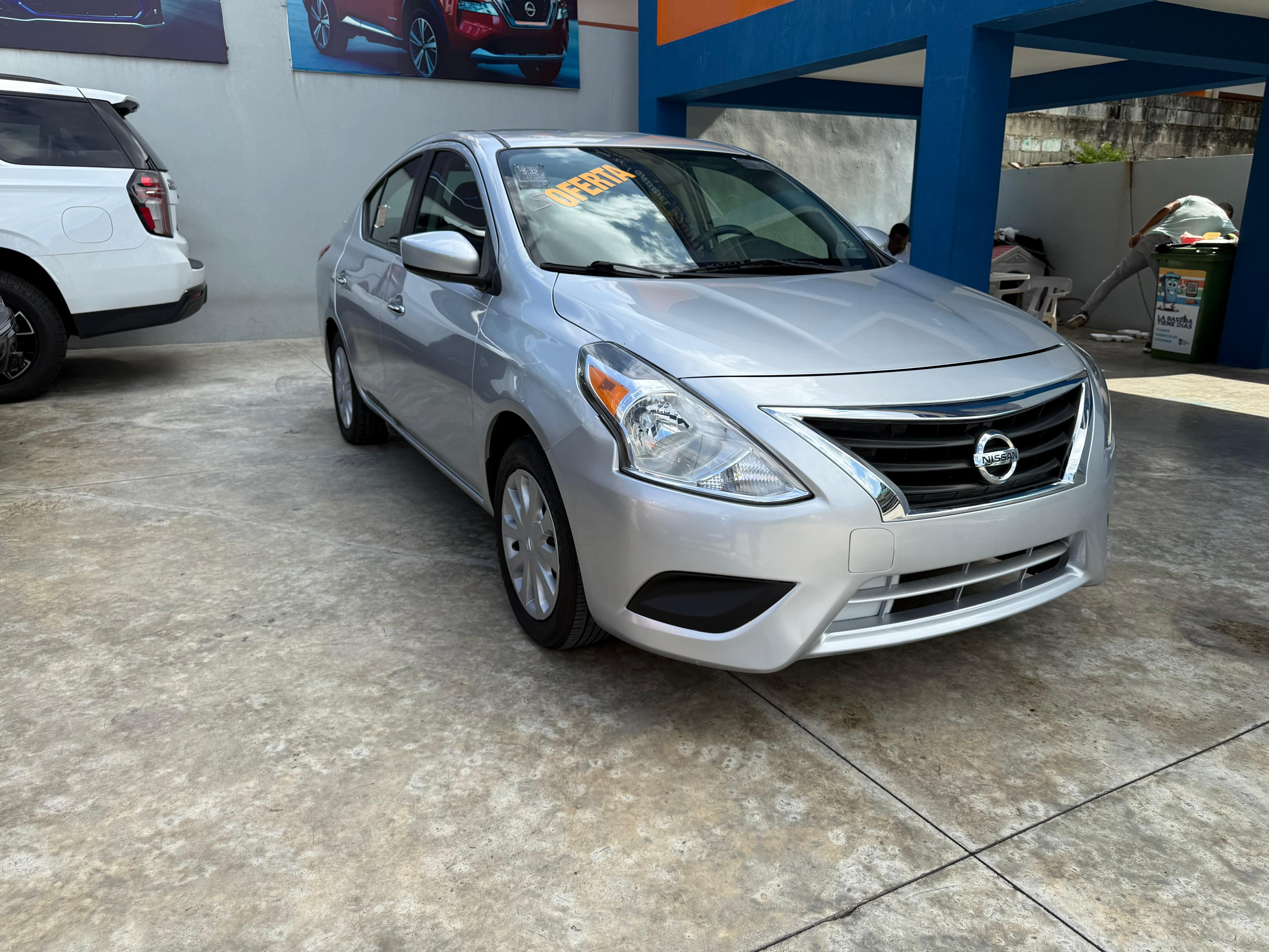 carros - nissan versa sv 1