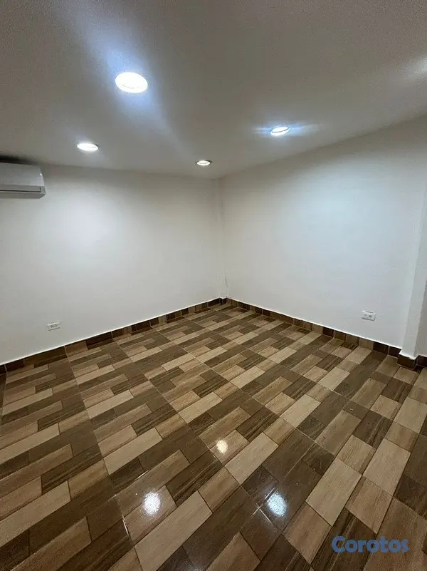 oficinas y locales comerciales - oficina en alquiler en plaza central 4
