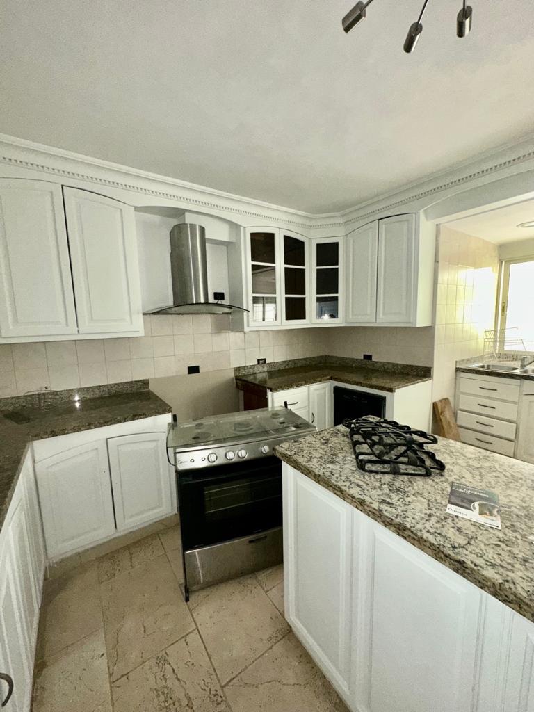 casas - Casa en Alquiler en Los Cacicazgos Ideal para Embajadas y Consulados 2