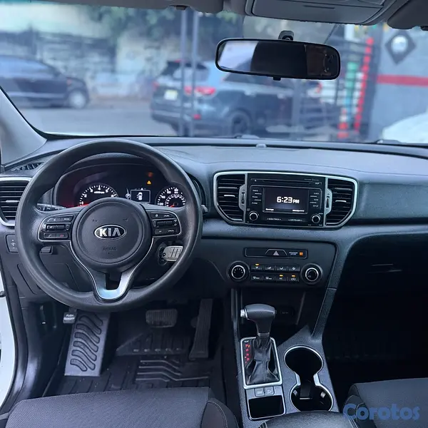 jeepetas y camionetas - KIA SPORTAGE LX 2018 4