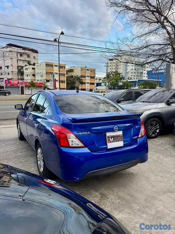 carros - Nissan Versa SV 2016
 7