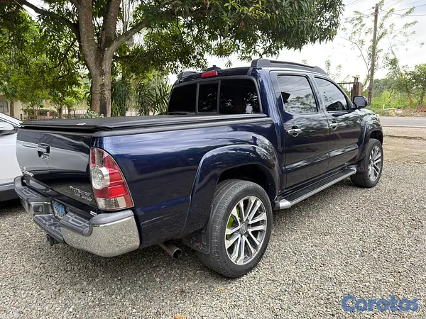 jeepetas y camionetas - se vende Tacoma 2013 10