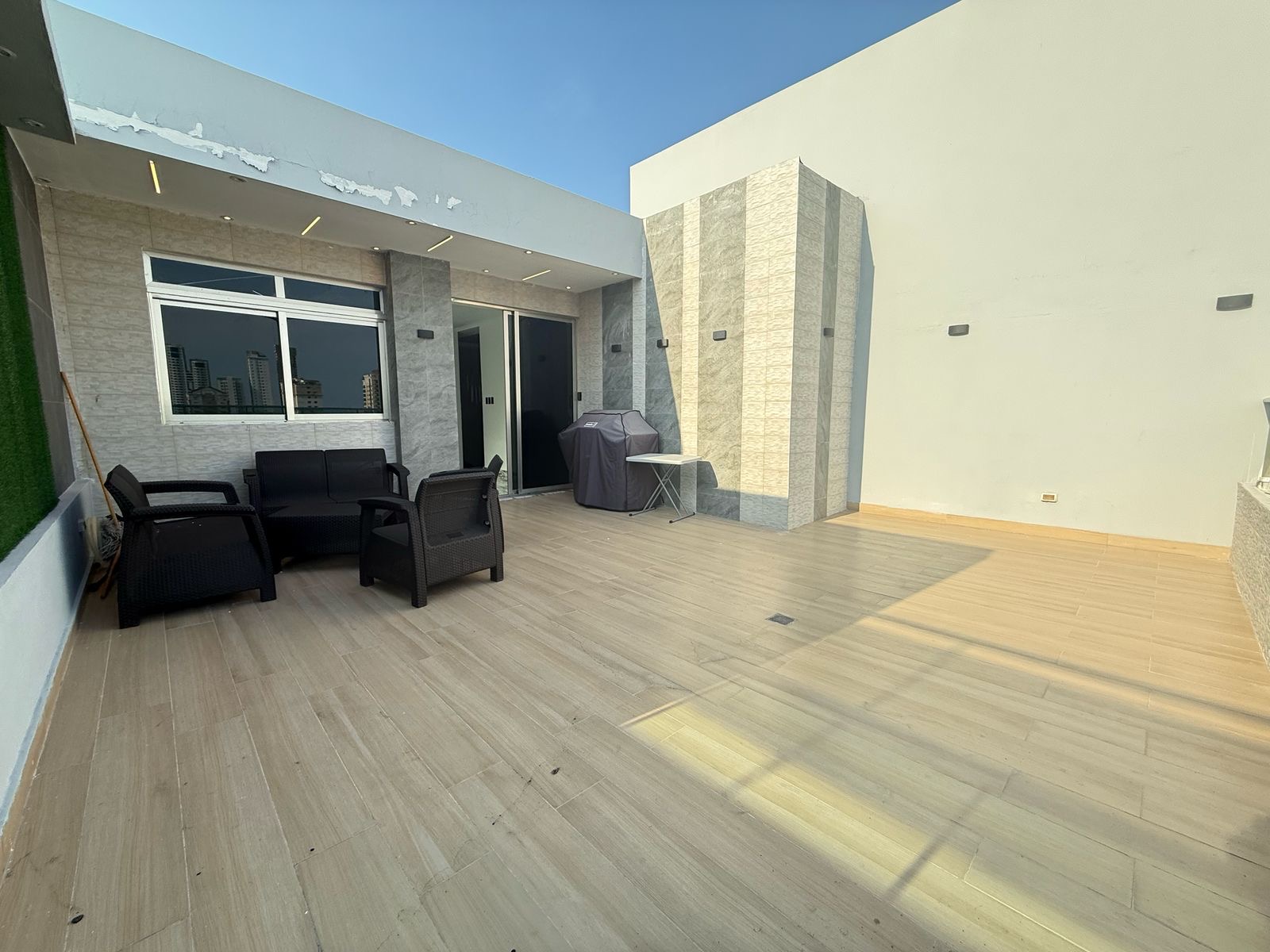 apartamentos - Vendo renacimiento Ph tres hab con su baño 3 parqu 5