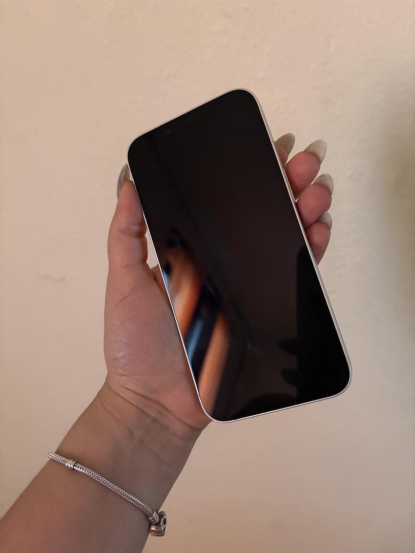 celulares y tabletas - Se vende iPhone 14 normal Factory, batería 85% 0