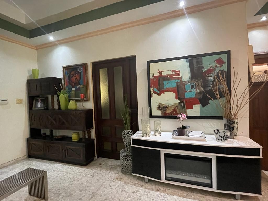 casas - VENDO Hermosa Casa Colonial Ubicada En Zona Exclusiva de Gazcue 
CODIGO: PD168
 2