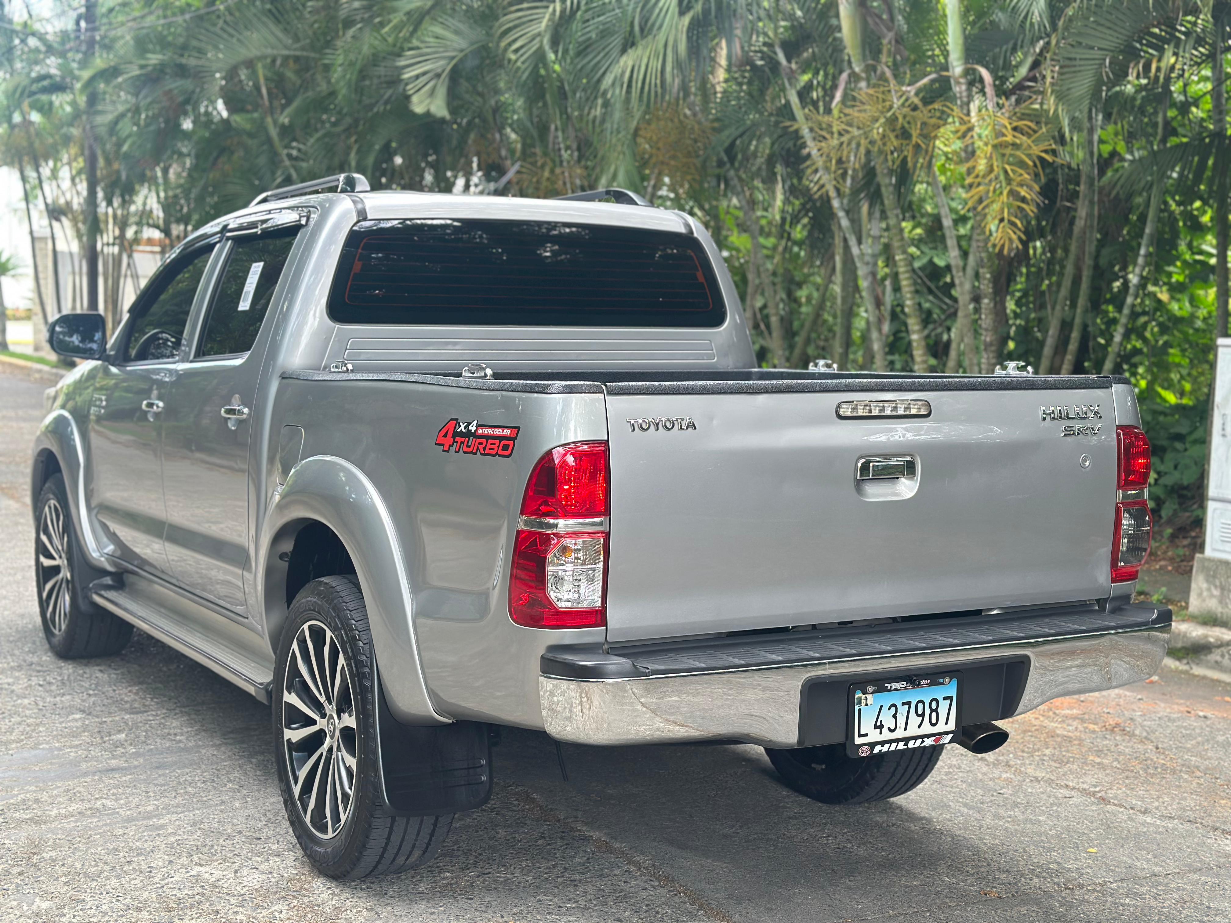 jeepetas y camionetas - Toyota hilux 2015 2