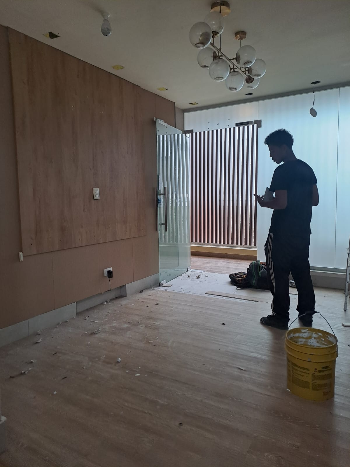 oficinas y locales comerciales - Alquilo Local2do piso 35 mts en los prados  1