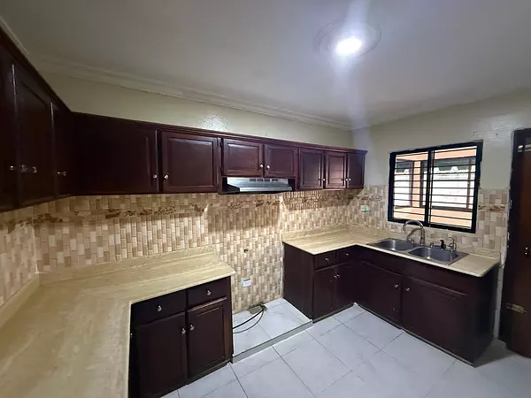 casas - Alquiler Casa de 3 habitaciones, Bella Vista 2