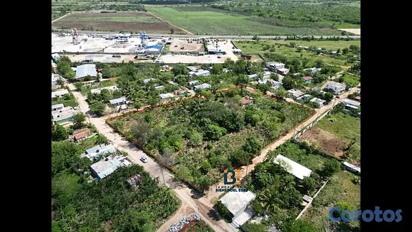 solares y terrenos - Se vende terreno con 7,666 metros en el barrio La  7