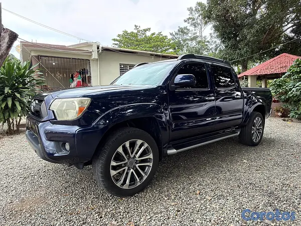 jeepetas y camionetas - se vende Tacoma 2013 11