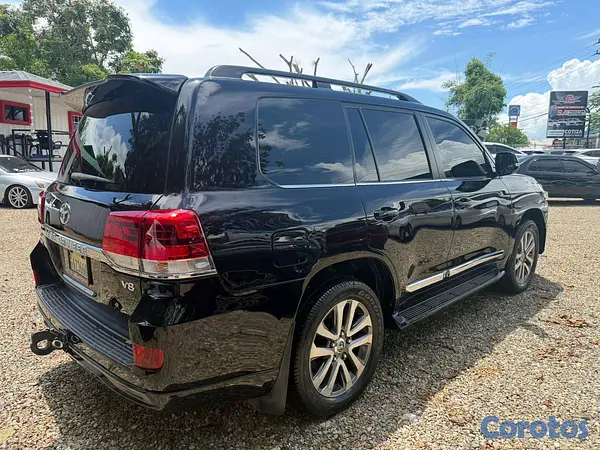 jeepetas y camionetas - Toyota land cruicer vxr 2017 10