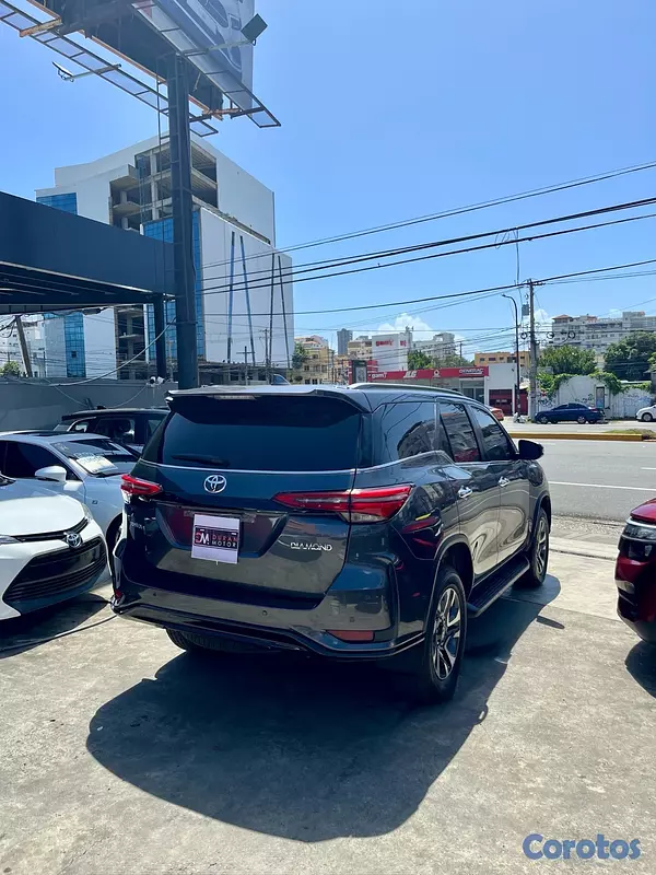 jeepetas y camionetas - Toyota Fortuner Diamond TSS 2023 8