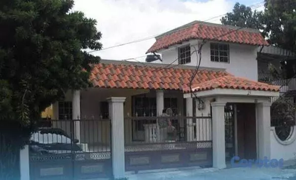casas - Casa en venta, en excelente condiciones  2