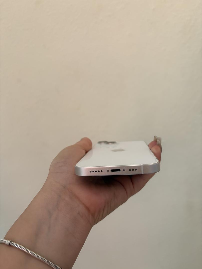 celulares y tabletas - Se vende iPhone 14 normal Factory, batería 85% 4