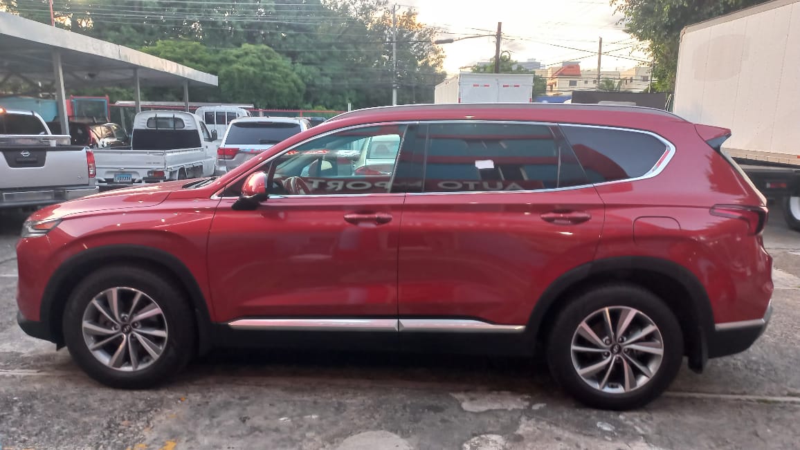 jeepetas y camionetas - Hyundai Santa Fe año 2020 Rojo 7