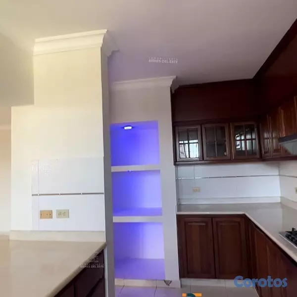 apartamentos - SE VENDE Amplio Apartamento CON ASCENSOR, PISCINA, 6