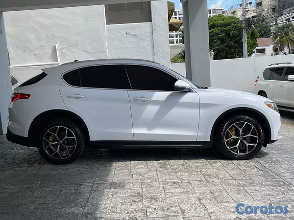 jeepetas y camionetas - Alfa Romeo Stelvio 3
