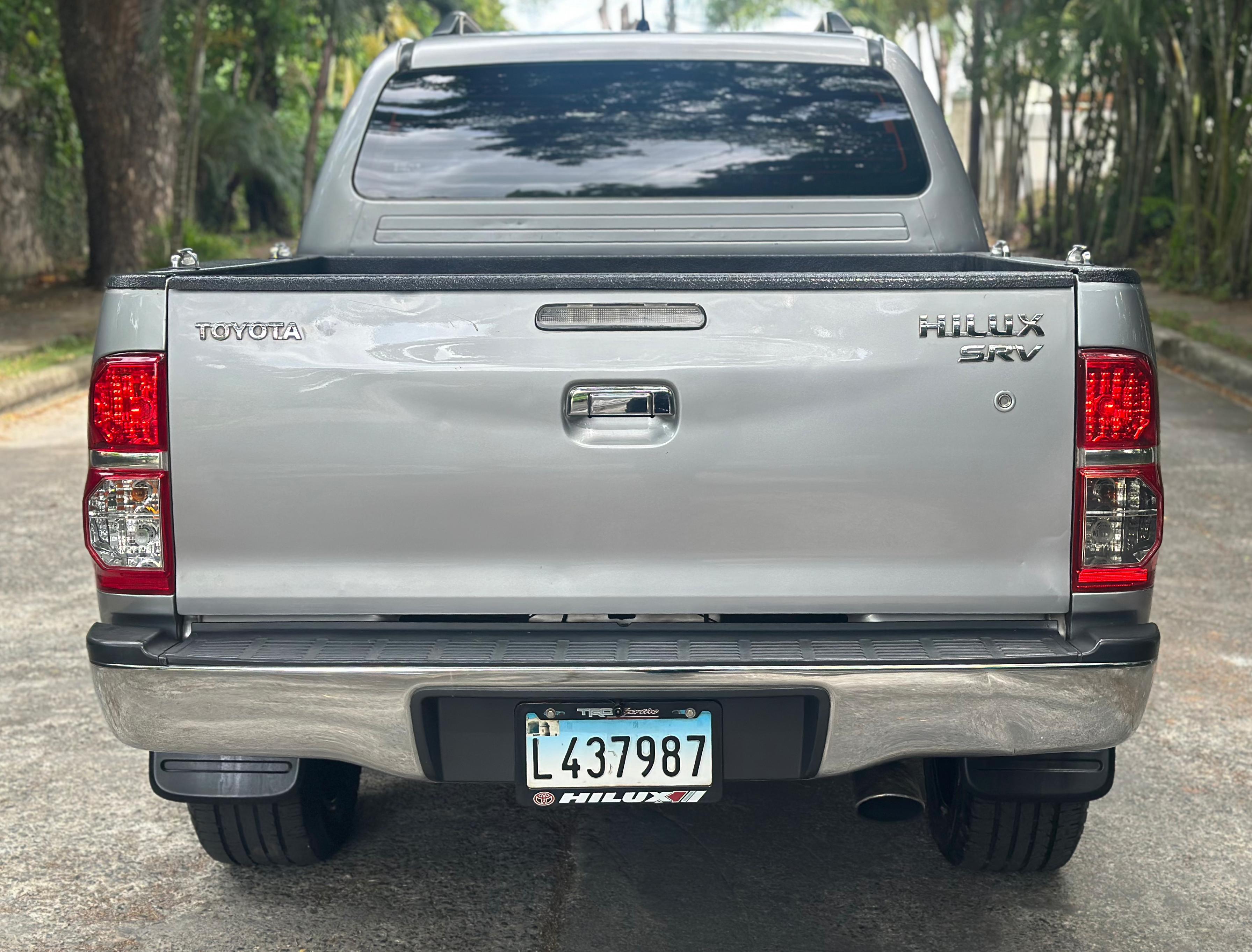 jeepetas y camionetas - Toyota hilux 2015 6